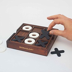 Tic-Tac-Toe-Spiel aus Holz