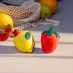 Salz- und Pfefferstreuer in Erdbeer- und Zitronenform