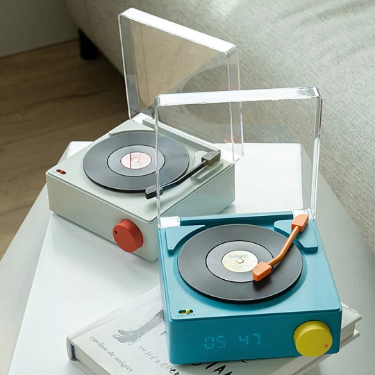 Wecker-Lautsprecher in Form eines Plattenspielers