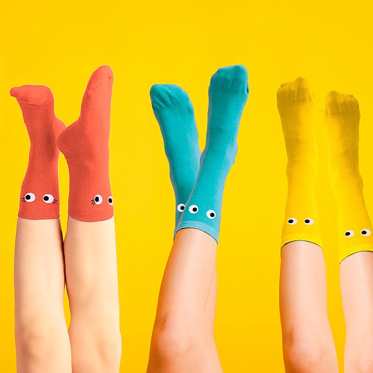 Fünf farbenfrohe Socken