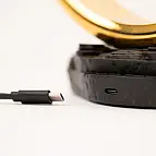 Stromversorgung über USB-C-Kabel (enthalten) oder 3 AAA-Batterien (nicht enthalten)