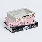 Es misst 12,7 x 17,8 x 9,5 cm.