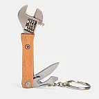 Vier Werkzeuge in einem