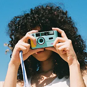 Dubblefilm analoge 35mm Kamera mit Blitz