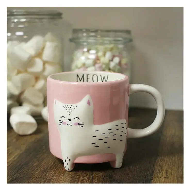 Hergestellt aus Keramik und handbemalt