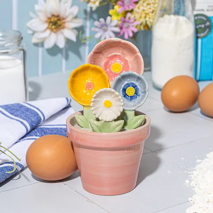 Blumenförmige Messlöffel mit Blumentopf