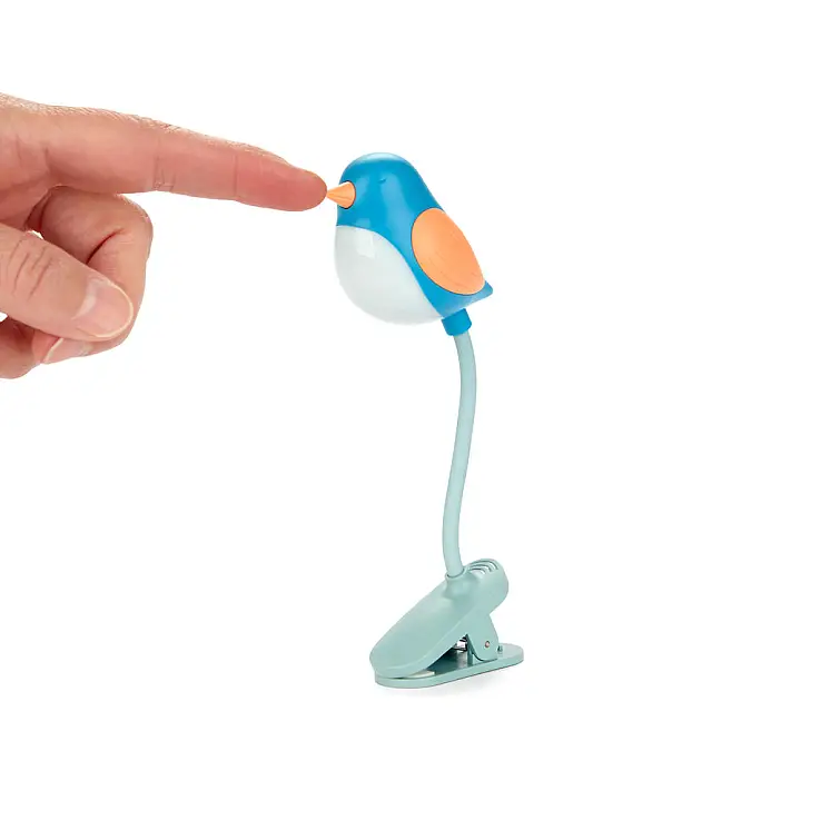 Schalten Sie ihn ein, indem Sie die Düse zusammendrücken!